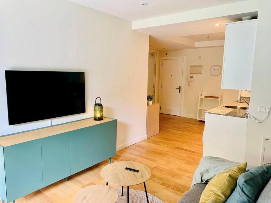 Precioso - Moderno Terraza Y Parking, 2 Hab, 2 Banos, 6-7 Pers - Dispo Junio!! לאנס מראה חיצוני תמונה